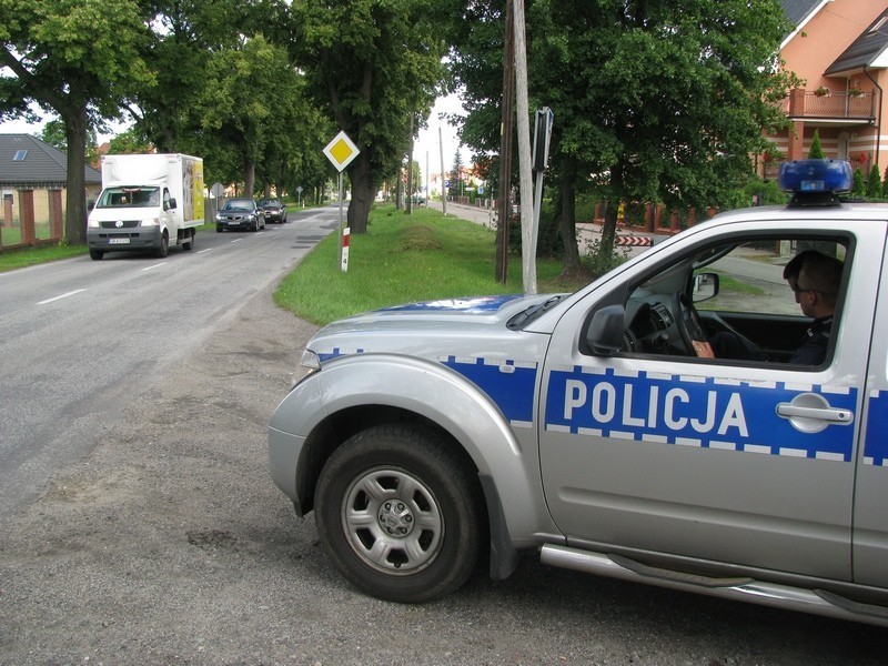 Lębork. Akcja foteliki. Policjanci rozdawali maskotki