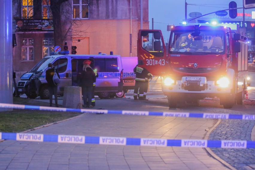 Wypadek z udziałem radiowozu w Gdańsku koło Galerii...