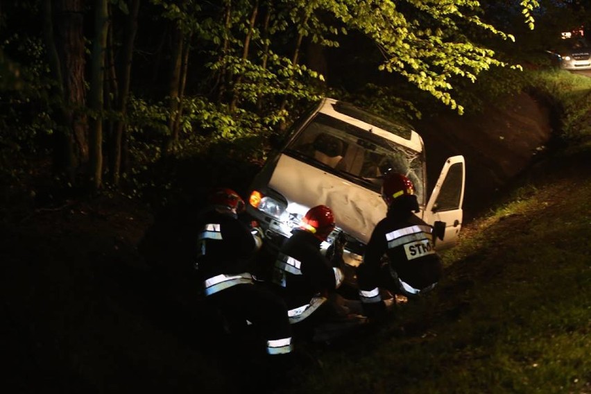 Wypadek w Ogrodzieńcu. Kobieta w ciąży w szpitalu.