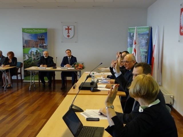 Działania burmistrza Siechnic, Milana Usaka, przyniosły ogromne korzyści dla gminy