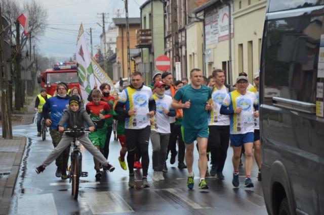 Nieoceniona pomoc przyjaciół dla Justyny z Szadku. Biegacze dotarli do rodzinnego miasta