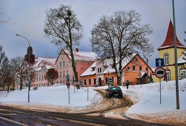 Zimowy widok na Urząd Miasta