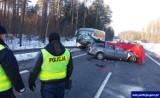 Śmiertelny wypadek k. Olsztyna 23.01.2019. Autobus z dziećmi i 4 samochody zderzyły się na drodze Olsztyn-Dobre Miasto. Nie żyją 3 osoby 