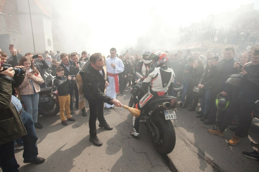 Poświęcenie motocykli w Poniedziałek Wielkanocny w Bochni...
