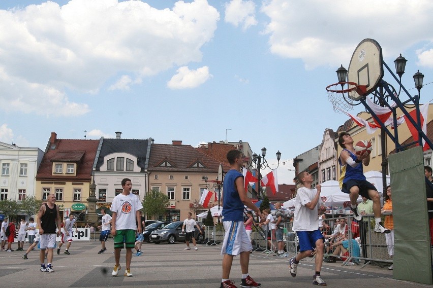 Rybnicki rynek zamienił się w wielkie boisko do koszykówki