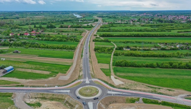 ponad 15-km droga "wymijająca" dwa miasta kosztowała ponad 230 mln złotych