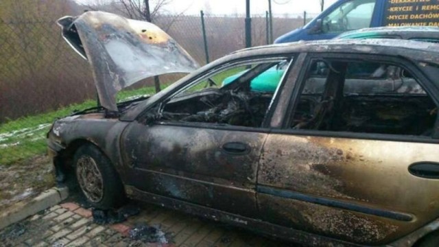 Pożar samochodu w Wejherowie. Nie wiadomo co było przyczyną