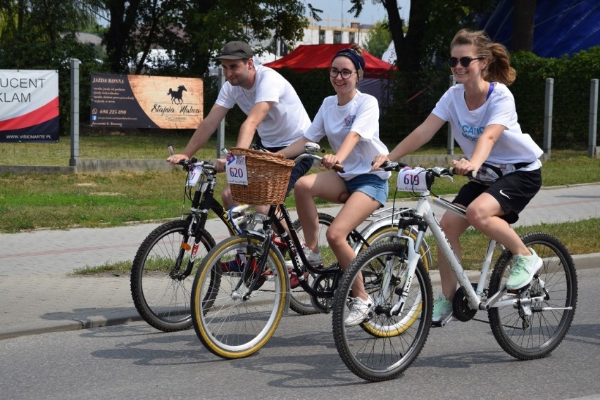 Tarnów. Rowerowy zawrót głowy na błoniach przy Romanowicza