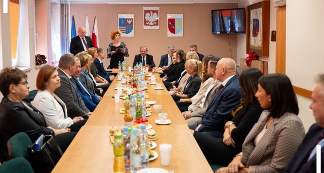 Spotkanie zorganizowane zostało w sali konferencyjnej Starostwa Powiatowego w Kazimierzy Wielkiej