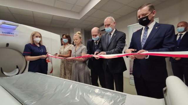 Nowy tomograf w szpitalu wojewódzkim w Piotrkowie. Pracownię tomografii komputerowej otwarto 5 lipca 2021