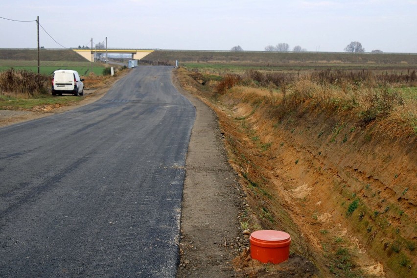 Nowa jakość w Małyszynie. Zakończyła się przebudowa drogi powiatowej za 5 mln zł. Dotacja rządowa pokryła 95 proc. kosztów zadania FOTO