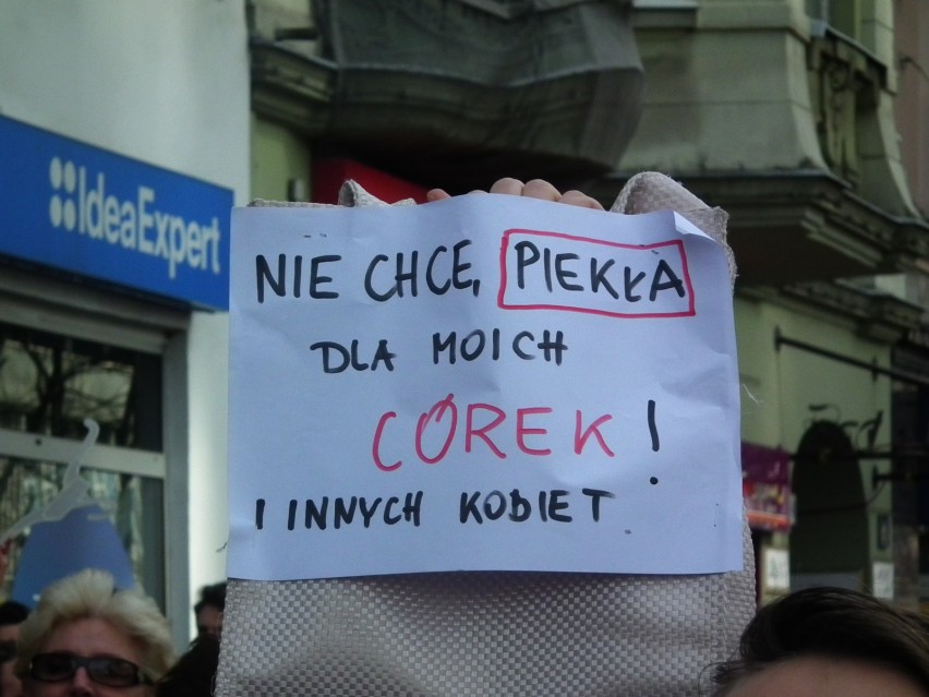 Zdjęcia z protestu z kwietnia 2016 w Poznaniu
