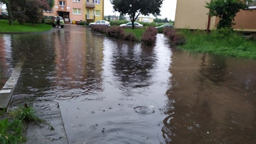 Ulewa w Bełchatowie i regionie. Część ulic miasta pod wodą