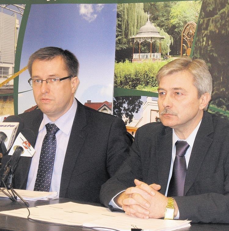 Prezydent Piotr Głowski (z lewej):  Dyrektor PDK po rozmowie...