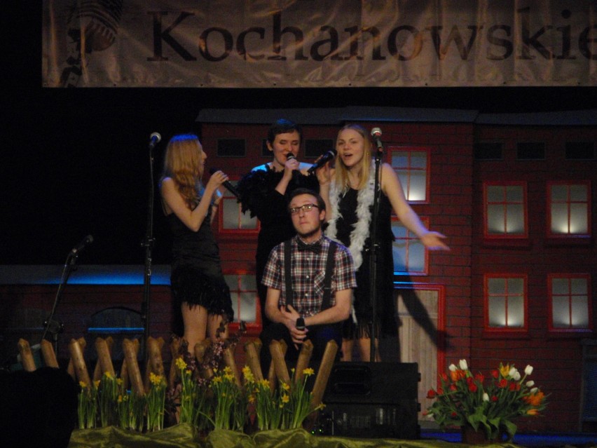 Uczniowie i absolwenci "Kochana" na scenie CKŚ