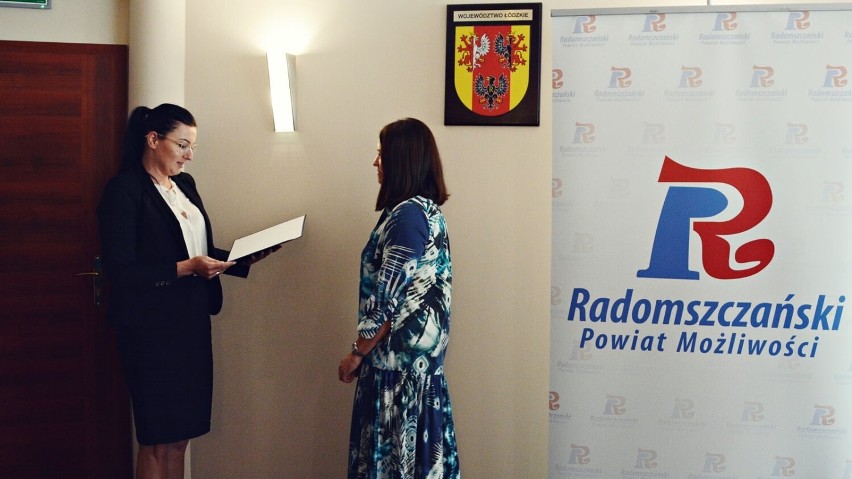 Akty powierzenia stanowisk dla dyrektorek II LO i Poradni Psychologiczno-Pedagogicznej w Radomsku