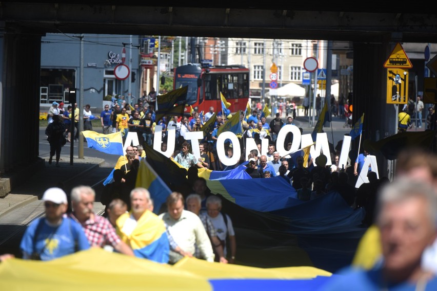 Marsz Ruchu Autonomii Śląska przeszedł ulicami Katowic