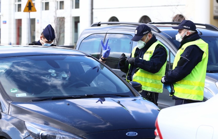 Strajk Przedsiębiorców w Warszawie. Właściciele firm z całej Polski protestują przeciw tarczy antykryzysowej 