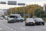 Groźnie wyglądający wypadek na ul. Legnickiej we Wrocławiu. Rozbite trzy auta 