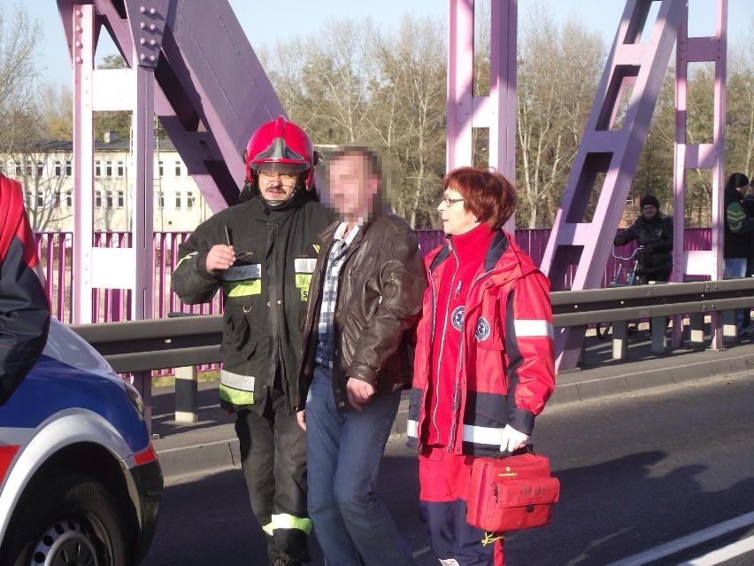 Głogów: Desperat zablokował most (Zdjęcia)
