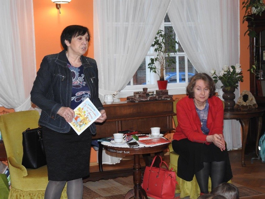 Pruszcz Gdański: Młodsi czytelnicy spotkali się z autorką książek dla dzieci Renatą Piątkowską [ZDJĘCIA]