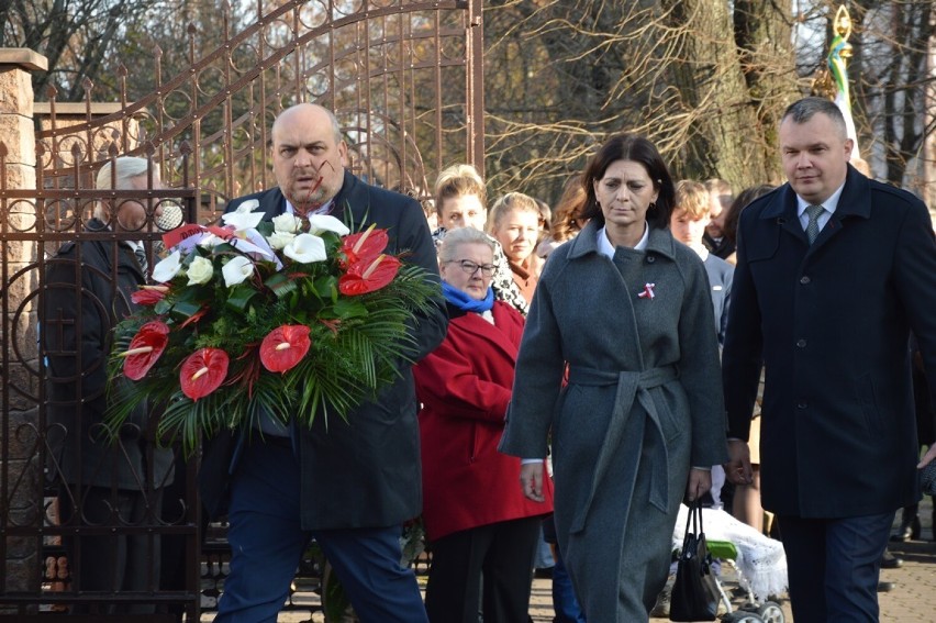 Prezydent Bełchatowa i starosta dostaną podwyżki pensji. O jakich kwotach mowa?