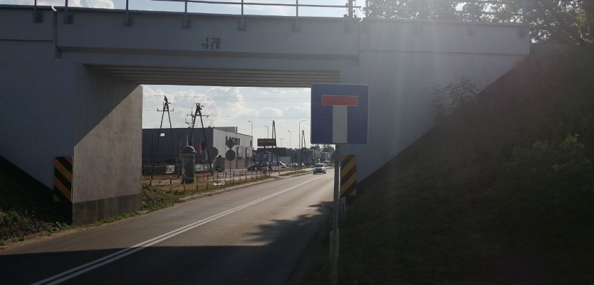 Absurd drogowy w Wieluniu. Po naszej interwencji usunięto znak z Warszawskiej FOTO