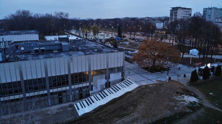 Kraków. Schody przy Nowohuckim Centrum Kultury zamieniły się w klawiaturę fortepianu [ZDJĘCIA]
