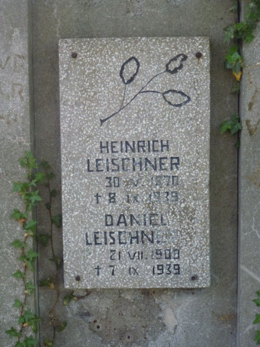 Heinrich Leischner urodzony 30.V.1879 roku, a zmarł 8.IX,...