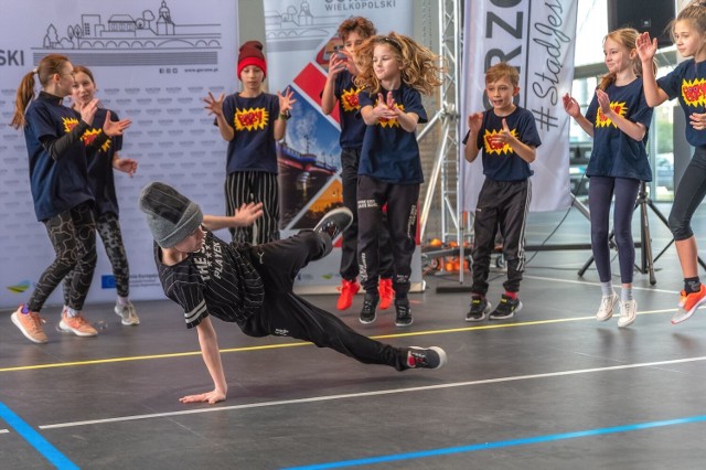 Tancerze z Parkieciarni wystąpili podczas wręczenia stypendiów sportowych w hali CEZiB-u.