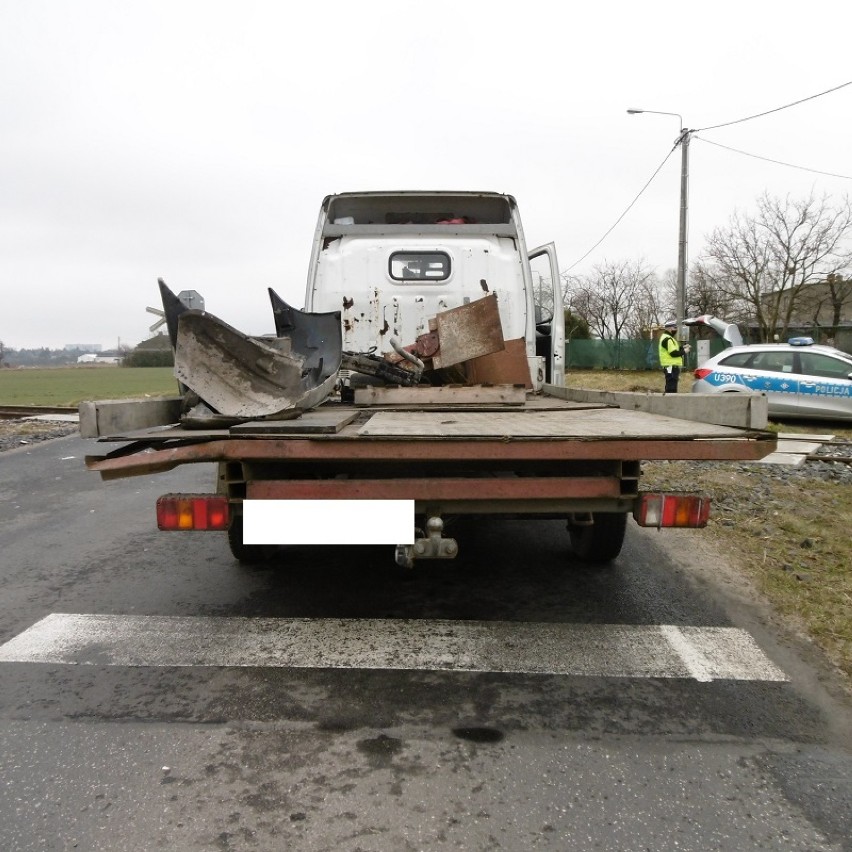 Gmina Gniezno. Zderzenie samochodu z lokomotywą