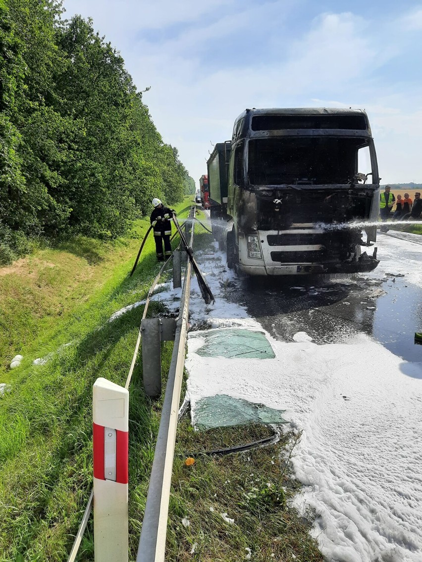 Pożar ciężarówki na DW 470 we Florentynie ZDJĘCIA