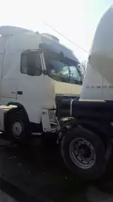Zderzenie czterech samochodów ciężarowych w Paradyżu na drodze krajowej nr 74 [ZDJĘCIA]