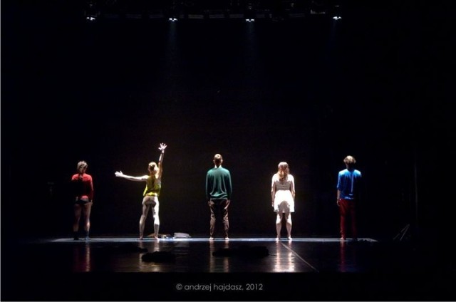 Spektakl &quot;Arytmia&quot; jest dziełem dw&oacute;jki choreograf&oacute;w Zofii Jakubiec i Tomka Pomersbacha.
Fot. Andrzej Hajdasz