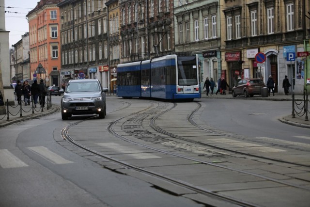 Okazało się, że torowisko tramwajowe w ul. Krakowskiej wymaga pilnego remontu