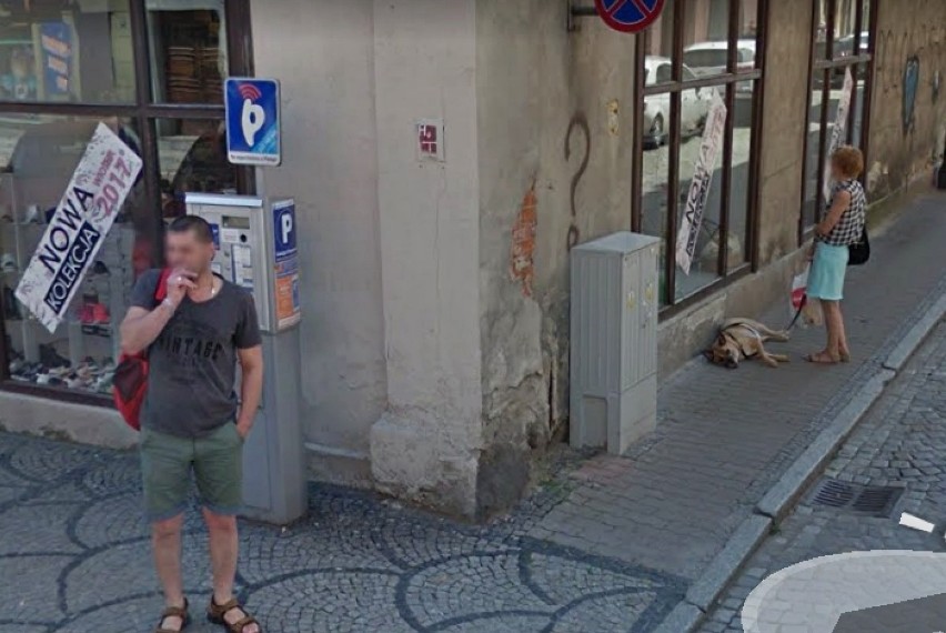 Kamery Google Street View w Rynku w Świdnicy. Zobacz mieszkańców, których nagrały. ZDJĘCIA