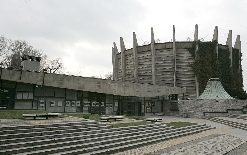 Rotunda Panoramy Racławickiej

Pierwotnie, bo już w latach...