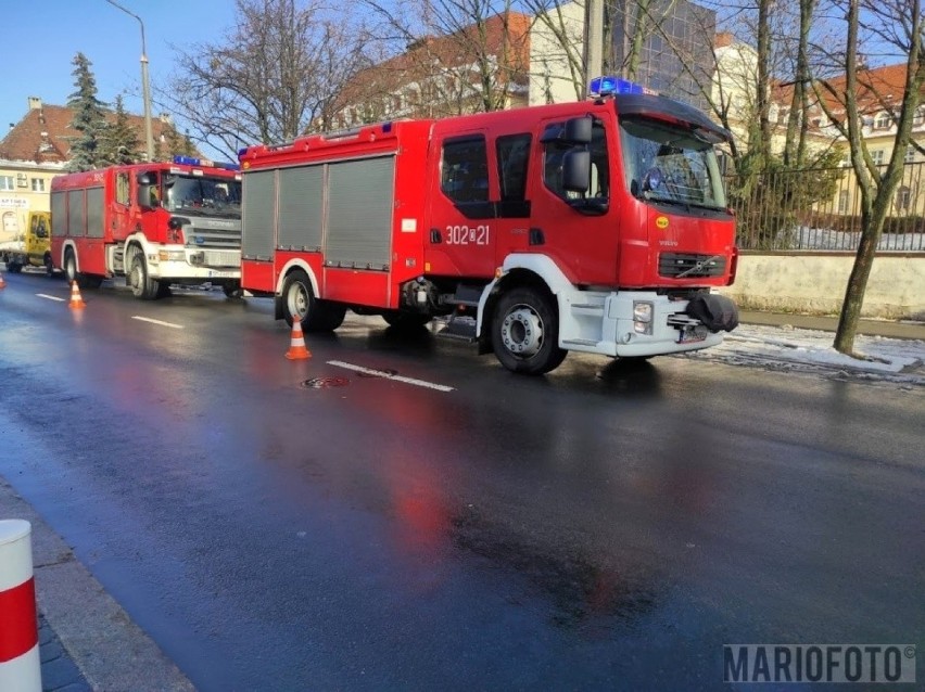 Wypadek w Opolu. Zderzenie forda z toyotą na skrzyżowaniu ulic Katowickiej i Kośnego [ZDJĘCIA]