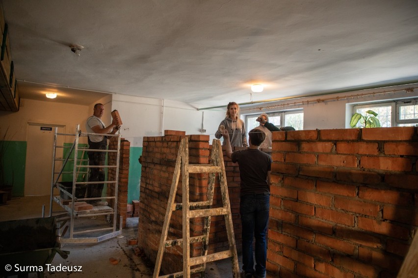 Ul. Ceglana. Wznowiony został remont nowej siedziby Zespołu Szkół Budowlano-Technicznych w Stargardzie ZDJĘCIA