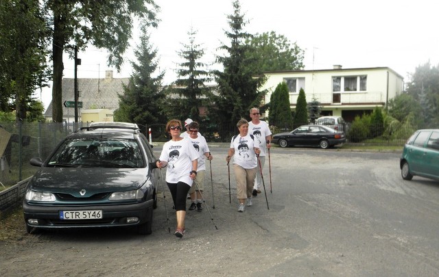 Uczestnicy marszu Nordic Walking zbliżają się do mety.


Polecamy:[b]Serwis Specjalny: Ostróda Reggae Festival 2012[/b]
[b]Serwis Specjalny: 18.Przystanek Woodstock[/b]




Zostań sportowym reporterem naszego serwisu

Serwis Nasze Miasto jest dla Ciebie!