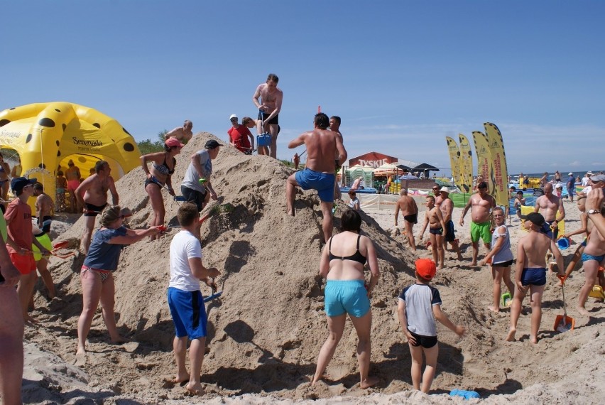 Plażowe mistrzostwa budowniczych w Dziwnowie (ZDJĘCIA)