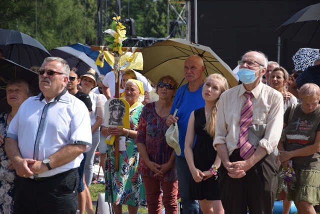 Zobacz kolejne zdjęcia. Przesuwaj zdjęcia w prawo - naciśnij strzałkę lub przycisk NASTĘPNE