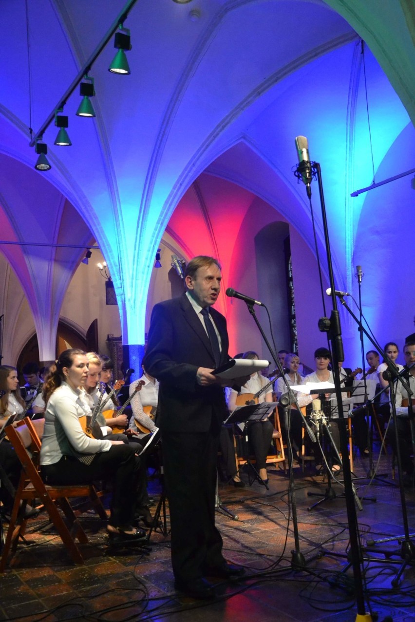Orkiestra z Białorusi zagrała w Malborku [ZDJĘCIA]. Na bałałajce też można porwać publiczność