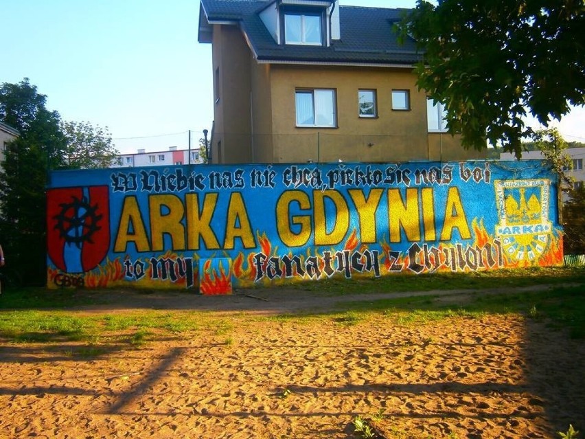 Murale Arki Gdynia zachwycają! Które są najbardziej efektowne? Murale kibiców żółto-niebieskich znaleźć można na całym Pomorzu!
