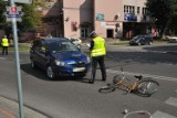 Wypadek w Łukowie: Kierowca opla potrącił rowerzystę (WIDEO)