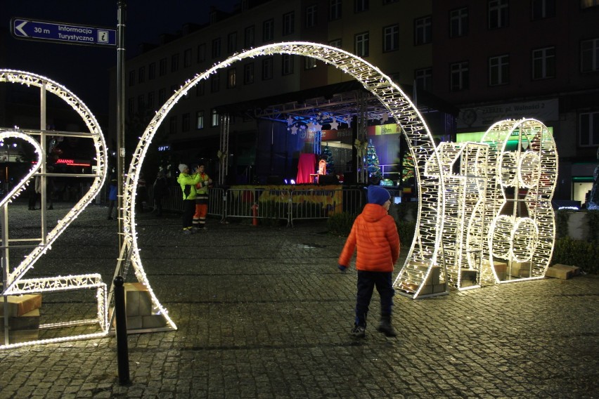 Wielka parada św. Mikołaja otworzyła zabrzański jarmark bożonarodzeniowy [ZDJĘCIA]