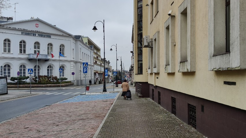 Piotrkowskie starostwo planuje kupić budynek banku