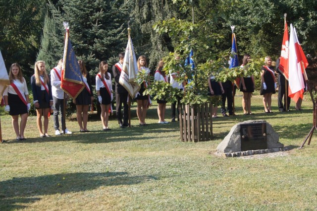 Rocznica agresji ZSRR na Polskę. Uroczystości pod Dębem Pamięci w Radomsku