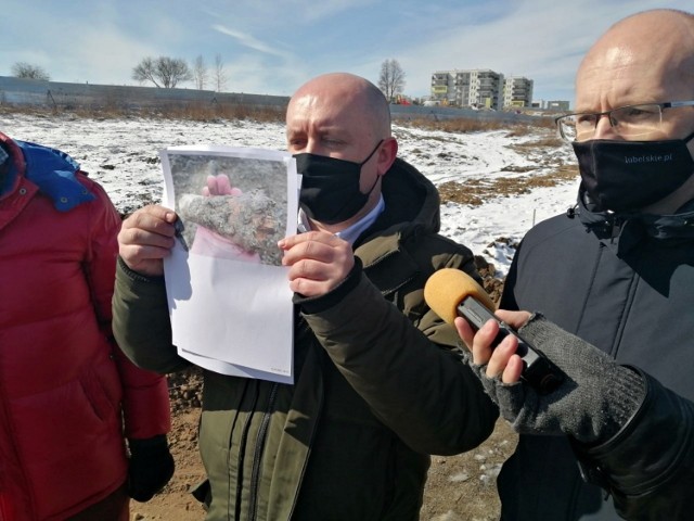 Konferencja prasowa radnych PiS na terenie górek czechowskich