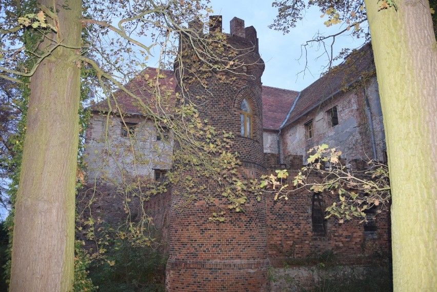 Zamek w Broniszowie powstał jako budowla rycerska w późnym...